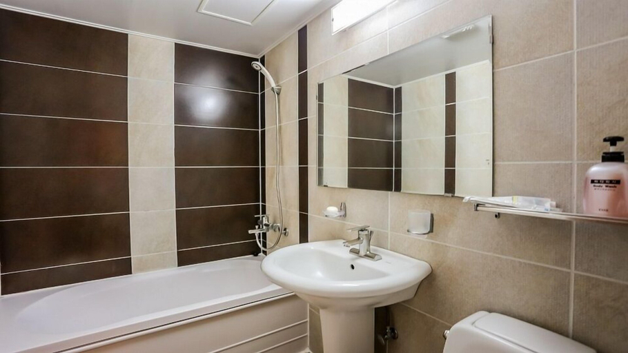 Bathroom 3, Jeju Milano Hotel, Seogwipo