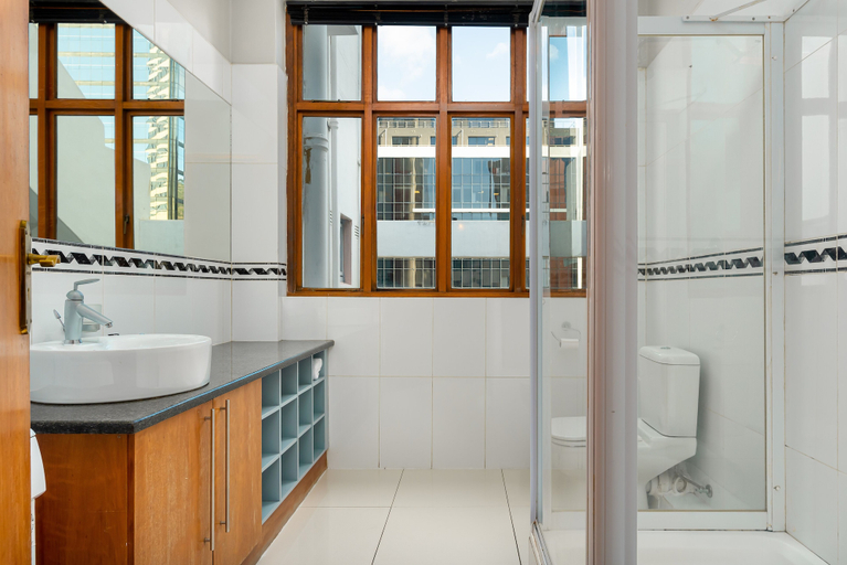 Bathroom 4, Castle Street 27, City of Cape Town