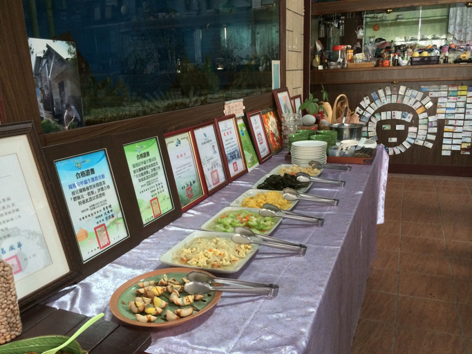 Food & Drinks 5, Phoenix Landscaping B&B, Yilan