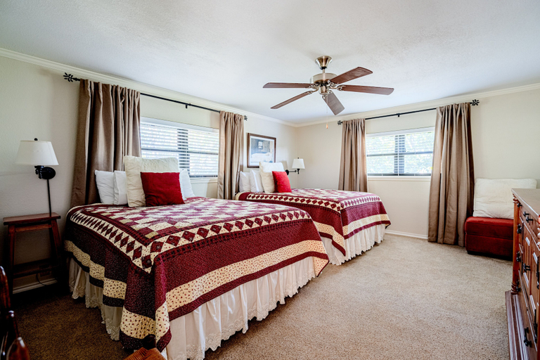 Bedroom 3, River Oaks Oasis, Llano