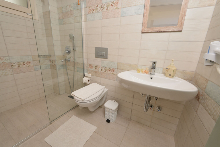 Bathroom 5, Destina Çeşme, Çeşme