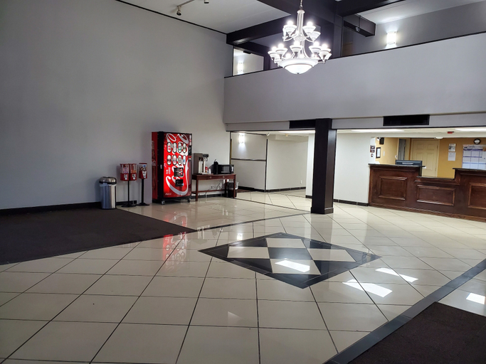 Others 5, Royal Inn, Marion
