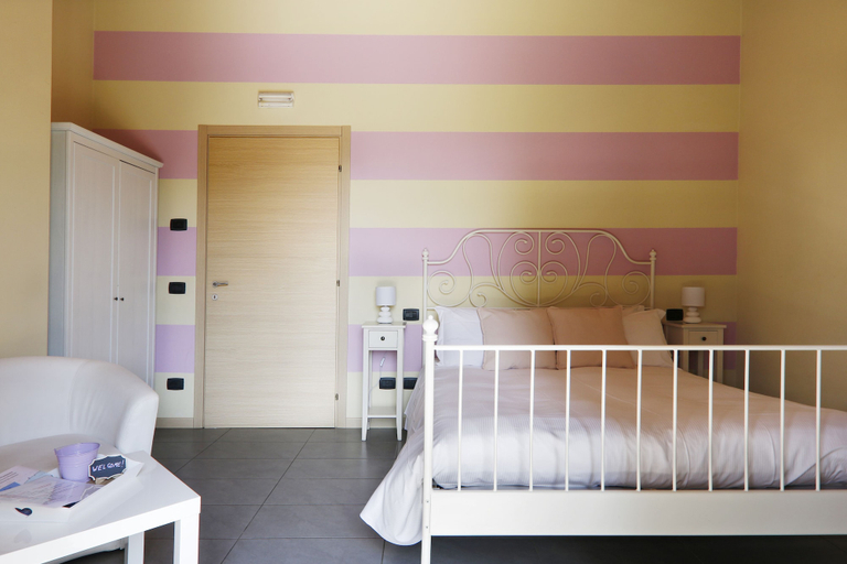 Bedroom 2, Agriturismo Terra e Lago d'Iseo, Brescia