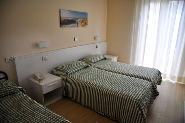 Bedroom 3, Hotel Lugano, Rimini