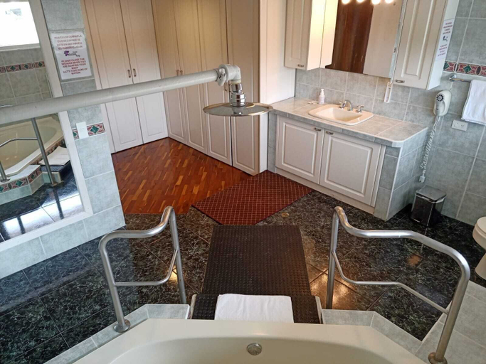 Bathroom 4, CASA HIDALGO ECUADOR, Quito