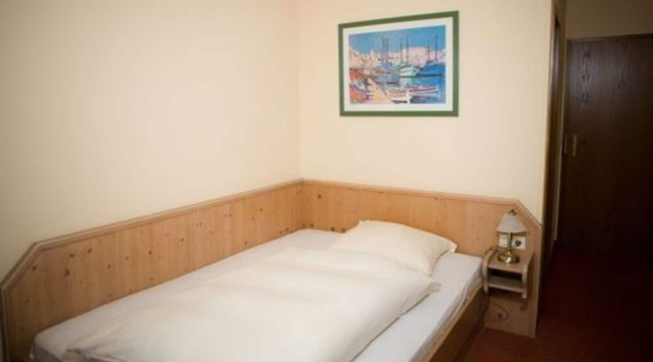 Bedroom 3, Hotel Hechinger-Hof, Zollernalbkreis