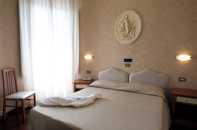 Bedroom 3, Hotel Patria, Siena