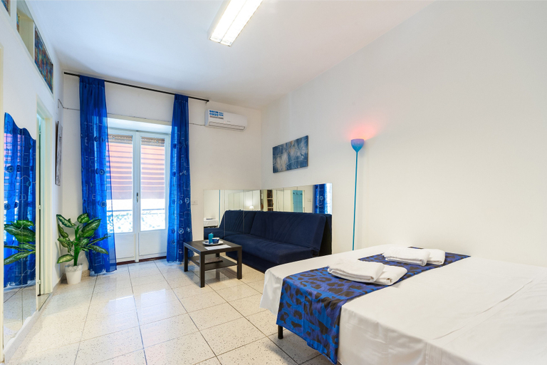 Bedroom 4, Hosting Flats, Rome