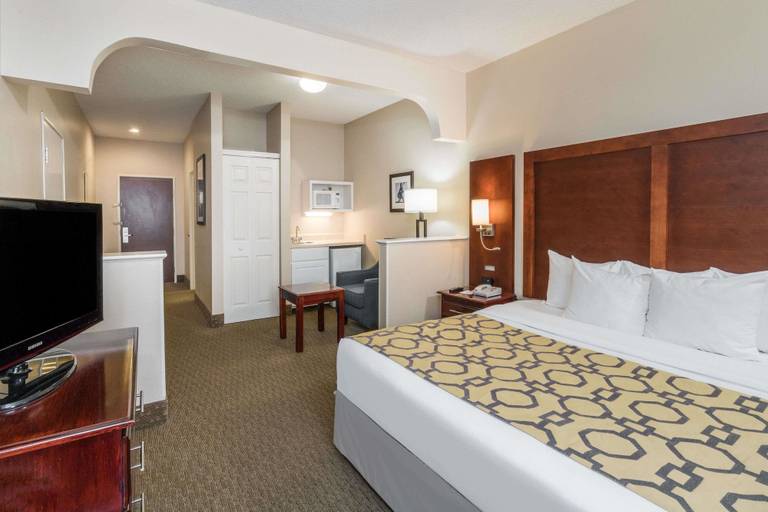 Bedroom 3, Comfort Suites Cordova, Shelby