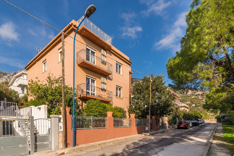 Exterior & Views 2, AffittaSardegna - Casa Pineta 2, Nuoro