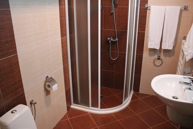 Bathroom 3, Nevada Aparthotel, Smolyan
