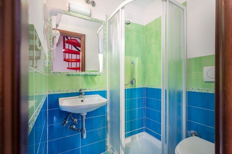 Bathroom 3, Casa Micol, Florence