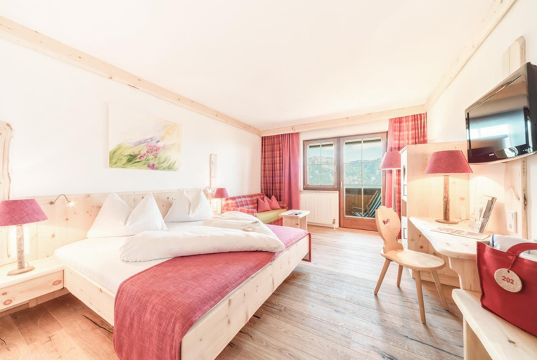 Bedroom 3, Natur & Wellnesshotel Höflehner, Liezen