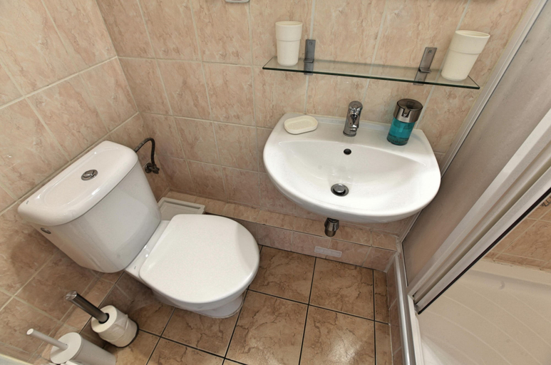 Bathroom 3, Angel City Apartments, Praha 5