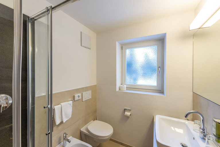 Bathroom 4, Hotel Gran Fanes, Bolzano