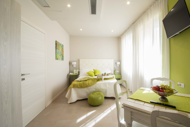 Bedroom 3, Apart-Hotel La Rocchetta, Brescia
