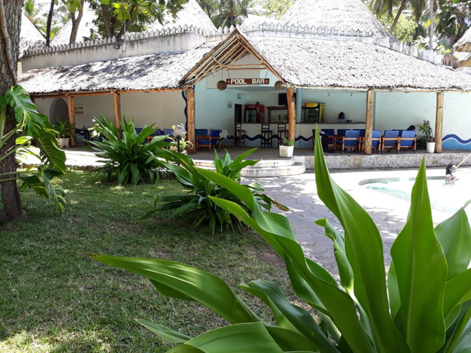Exterior & Views 2, Plaza Beach Hotel, Kisauni