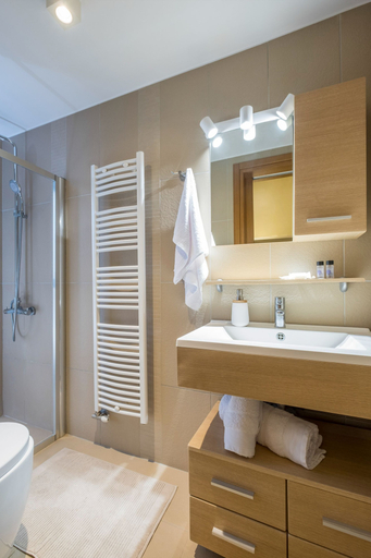 Bathroom 4, Villa Merlin, Crete