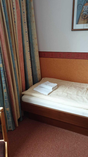 Bedroom 2, Landgasthaus Meyer, Rotenburg (Wümme)