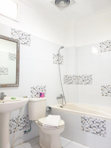 Bathroom 5, The Beach Candidasa, Karangasem
