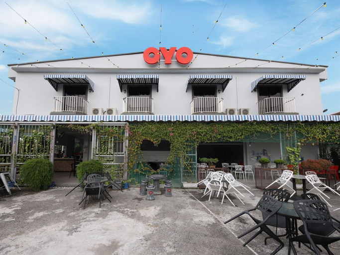 Exterior & Views 2, OYO 778 BMW 2 Hotel, Muar