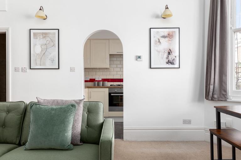 Others 5, The Kensington Apartments, London