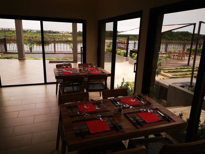Food & Drinks 5, Au Bord De L'Eau, Bamako