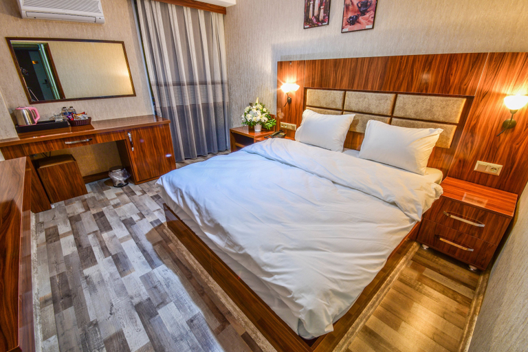 Bedroom 4, Marina Hotel, Konak
