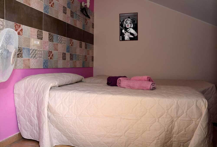 Bedroom 3, B&B Felicidad Siempre, Messina