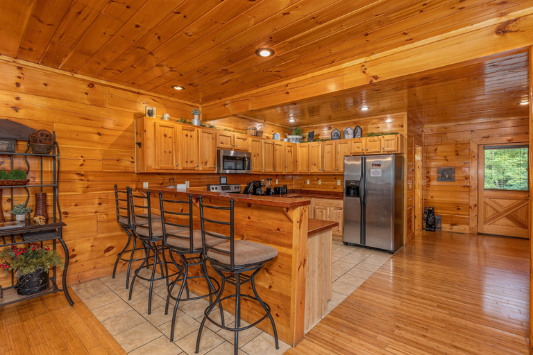 Food & Drinks 5, A Rustic Retreat, Sevier
