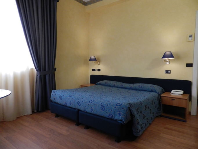 Bedroom 4, Hotel Victoria, Fermo