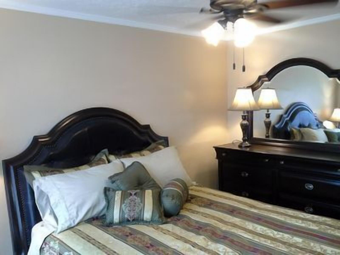 Bedroom 3, JARVIS Edgewater Park & Beach 5BD Villa, Cuyahoga
