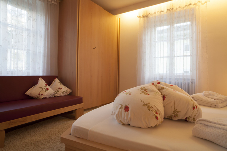 Bedroom 3, Hotel Villa Freiheim, Bolzano