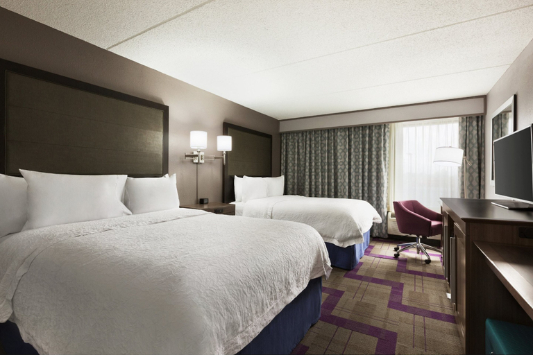 Bedroom 3, Hampton Inn Waycross, Ware