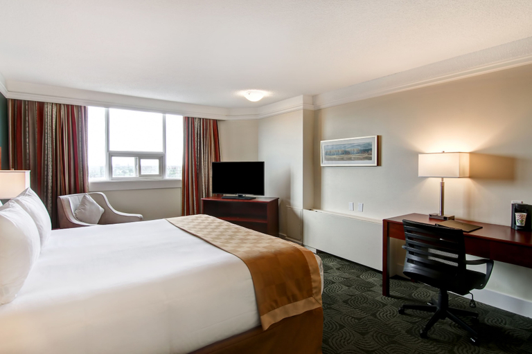 Bedroom 3, Edmonton Inn and Conference Centre, Division No. 11