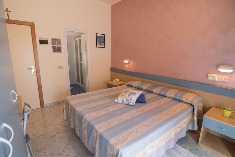 Bedroom 3, Hotel Solidea, Rimini