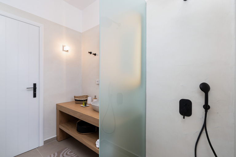 Others 5, New Villa Katerina Collection, South Aegean