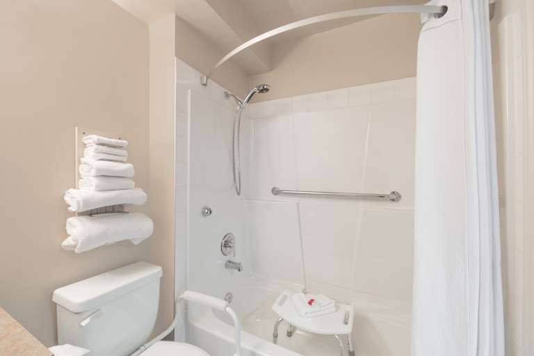 Bathroom 4, Super 8 by Wyndham Castlegar BC, Central Kootenay