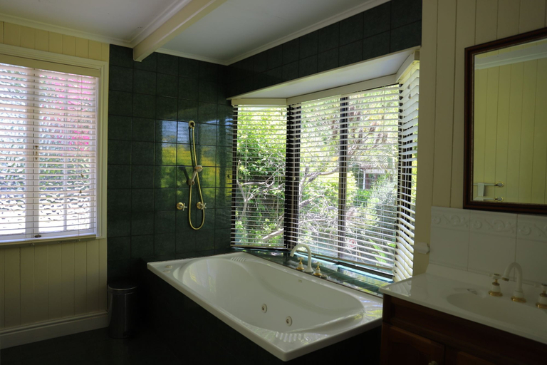 Bathroom 3, Hilltop on Tamborine, Gold Coast