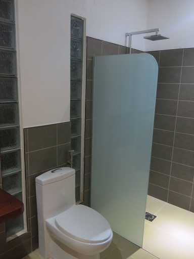 Bathroom 4, Scent of Green Papaya Resort, Panglao