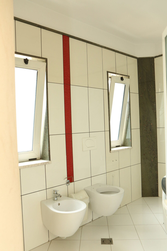 Bathroom 4, Hotel Autostrada, Tiranës