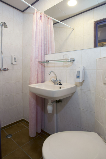 Bathroom 4, Nadia, Amsterdam