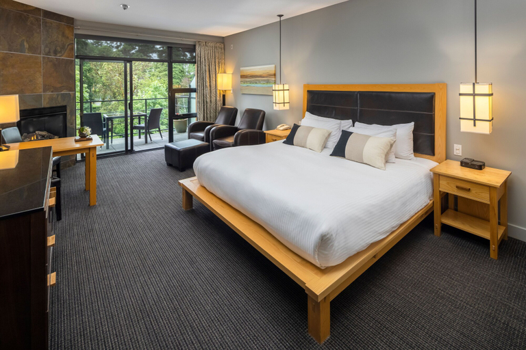Bedroom 3, Brentwood Bay Resort - Adults Only (16+), Capital