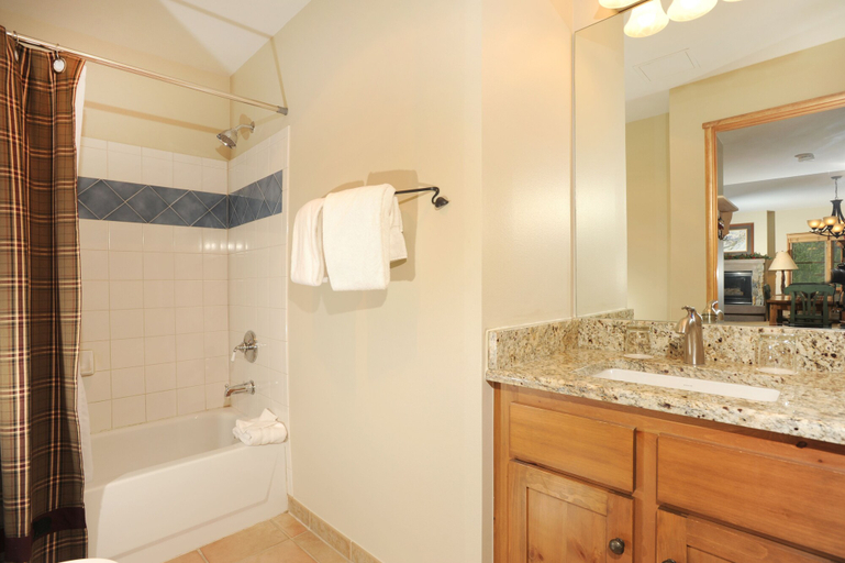 Bathroom 5, Jackpine & Black Bear Condos by Vail Resorts, Summit