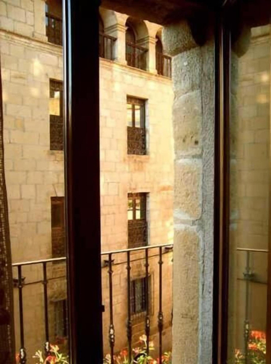 Others 5, Hostal las Coronas, Zaragoza