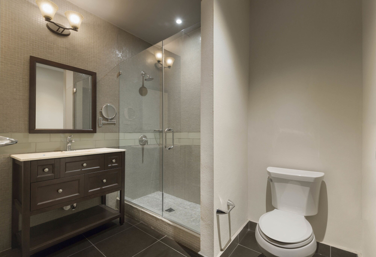 Bathroom 4, Decanter Hotel