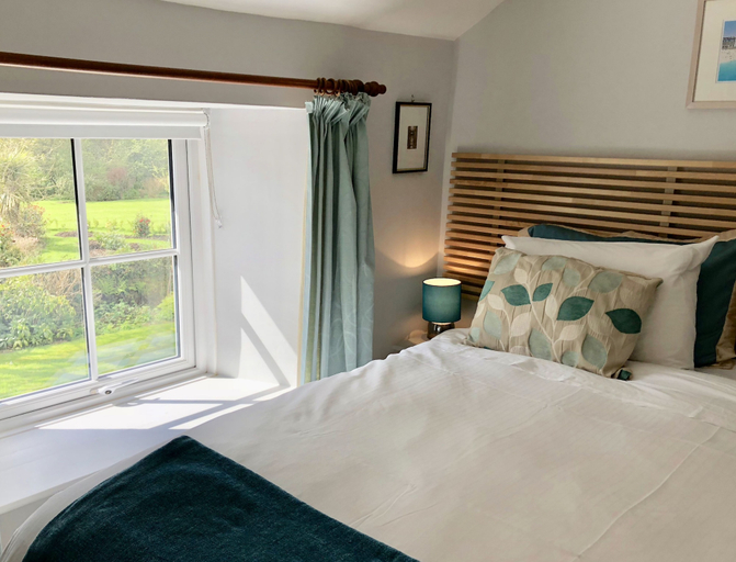 Bedroom 3, Tresowes Green Cottage, Cornwall