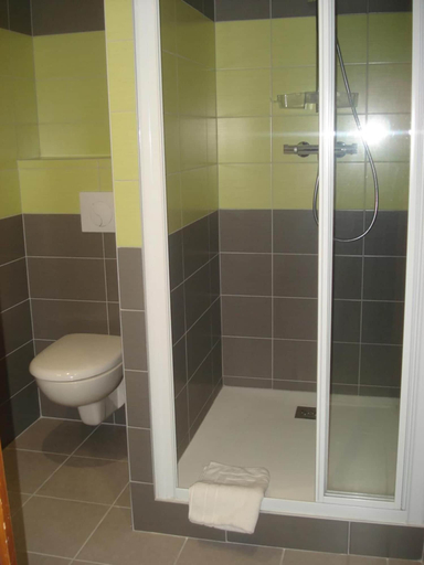 Bathroom 3, L AUBERGE AUX PORTES DE CONQUES, Aveyron