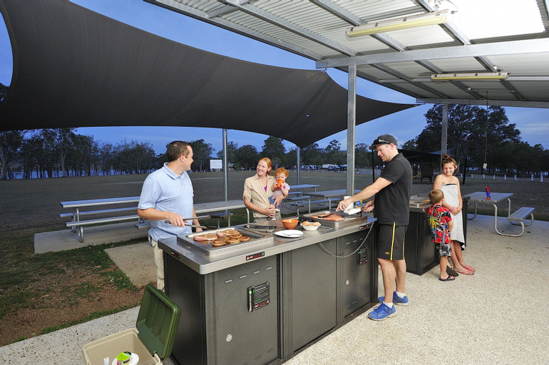 Food & Drinks, NRMA Lake Somerset Holiday Park, Kilcoy