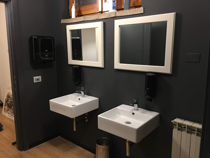 Bathroom 3, Locanda Giustini, Perugia